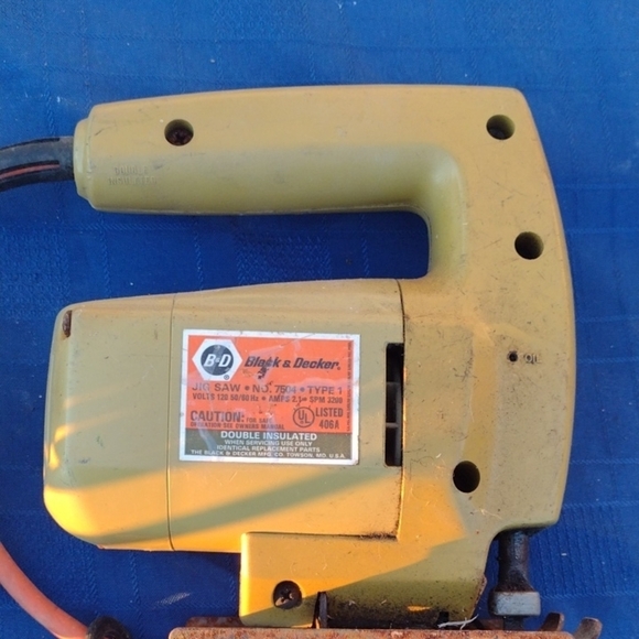 Black & Decker Yellow Jigsaw - Picture 1 of 2